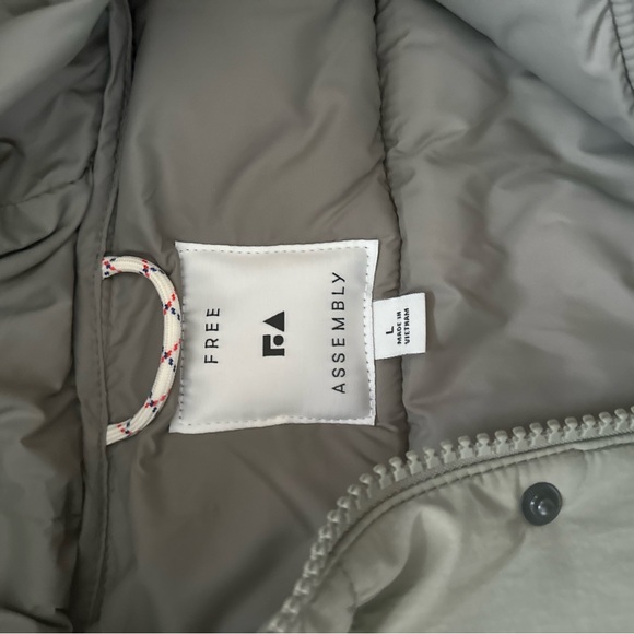 Free Assembly Hooded Parka Pullover Puffer Jacket - Picture 3 of 6
